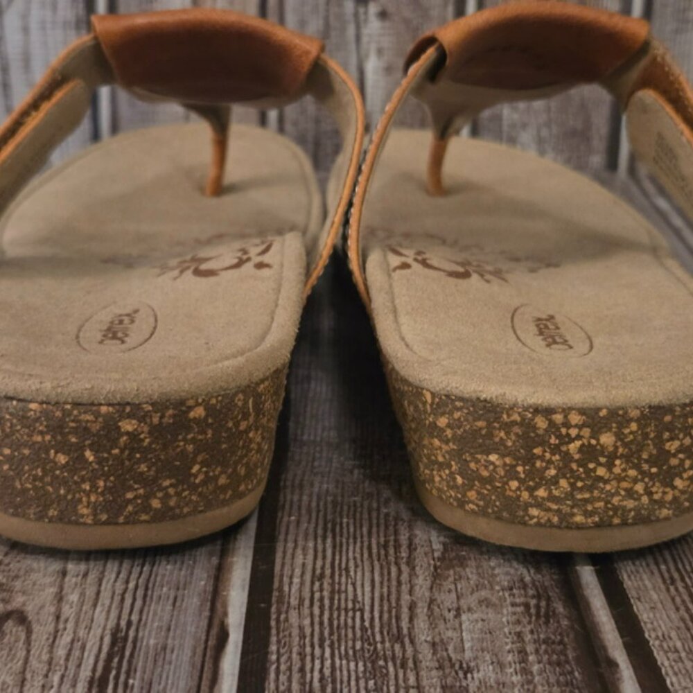 Sz 9 / 39.5 Aetrex Emily Brown Studded Leather Thong Sandals Slides VGUC! - Picture 4 of 7
